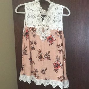 ENTRO ladies lace floral top